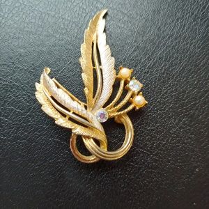 Vintage Feather Brooch